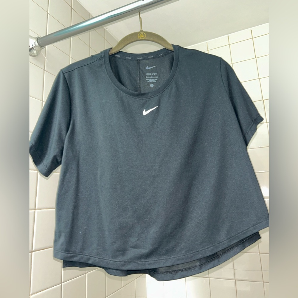 Nike cropped tshirt